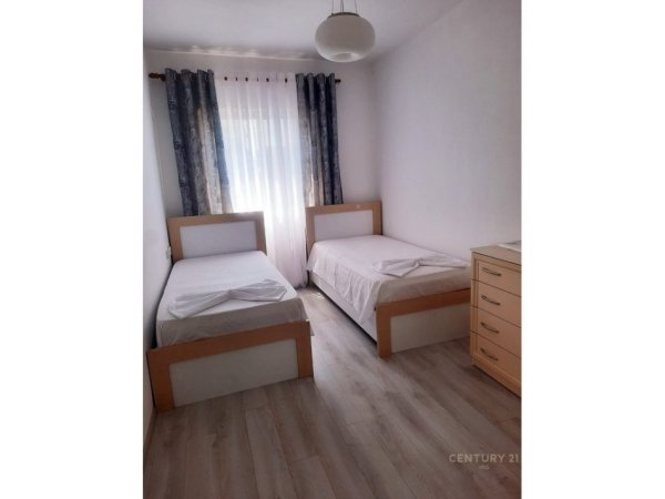 Tirane, jepet me qera apartament 2+1+Aneks Kati 5, 110 m² 890 € (Bllok)