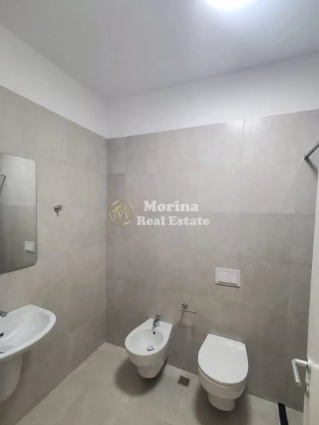 Tirane, jepet me qera apartament 2+1 Kati 2, 120 m² 1.300 € (Liqeni i Thate)
