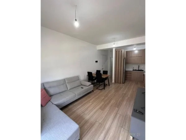 Tirane, shes apartament 2+1 Kati 3, 91 m² 130.001 € (Mangalem)