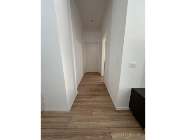 Tirane, shes apartament 2+1 Kati 3, 91 m² 130.001 € (Mangalem)