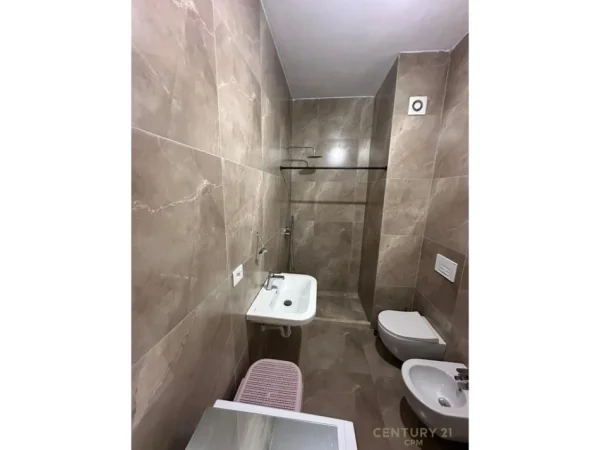 Tirane, shes apartament 2+1 Kati 3, 91 m² 130.001 € (Mangalem)