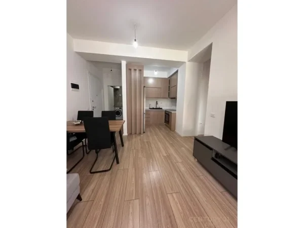 Tirane, shes apartament 2+1 Kati 3, 91 m² 130.001 € (Mangalem)