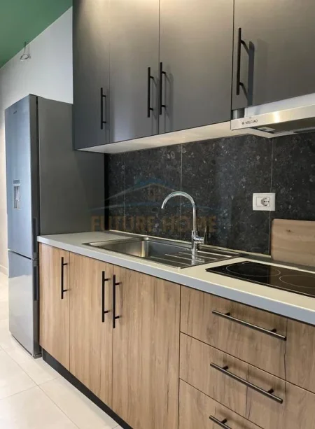 Tirane, jepet me qera apartament 1+1 Kati 2, 60 m² 500 € (Rruga e Dibres)