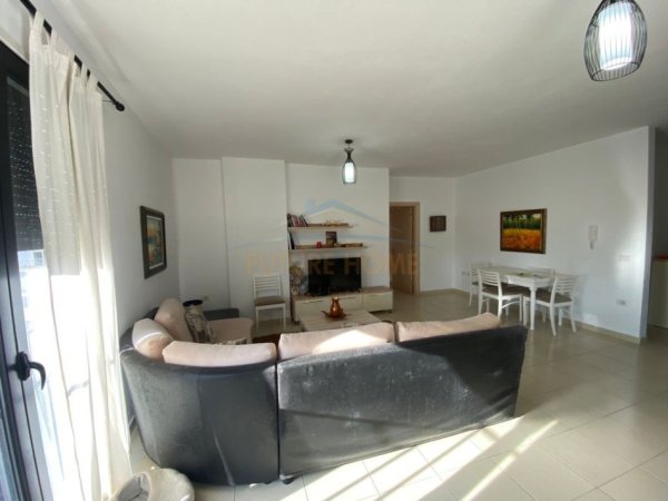 Tirane, jepet me qera apartament 2+1+Ballkon Kati 5, 100 m² 650 € 