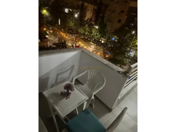 Tirane, jepet me qera apartament 2+1 Kati 2, 88 m² 600 € (Komuna e Parisit , Prane Kristal)
