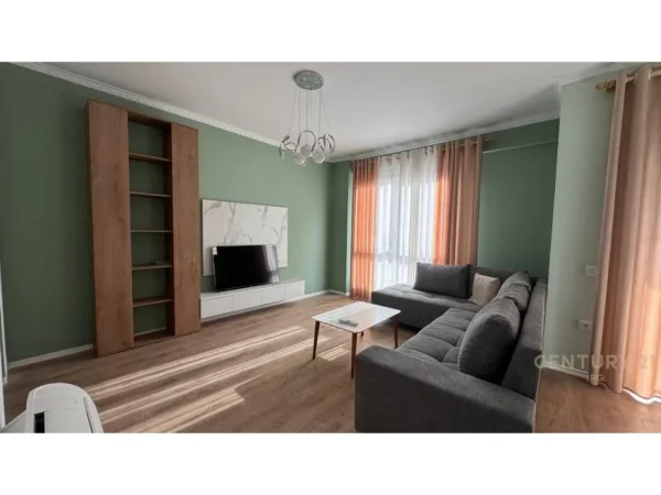 Tirane, jepet me qera apartament 2+1 Kati 4, 100 m² 1.100 € (Myslym Shyr)