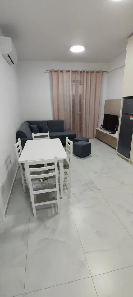 Tirane, jepet me qera apartament 1+1 Kati 1, 61 m² 400 € (Fresk ,Rruga Dalip Topi)