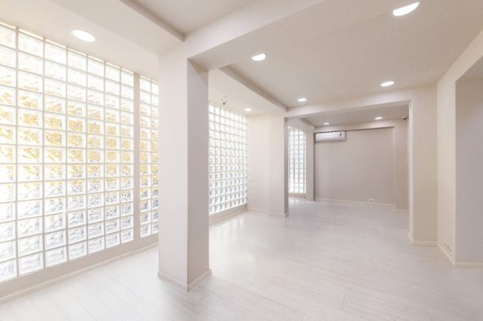 Ambient Zyrash  120 m² 2.100 € (QENDER)