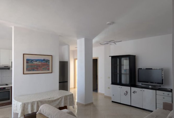 Tirane, jepet me qera apartament 2+1+Ballkon Kati 6, 106 m² 550 € (OXHAKU)