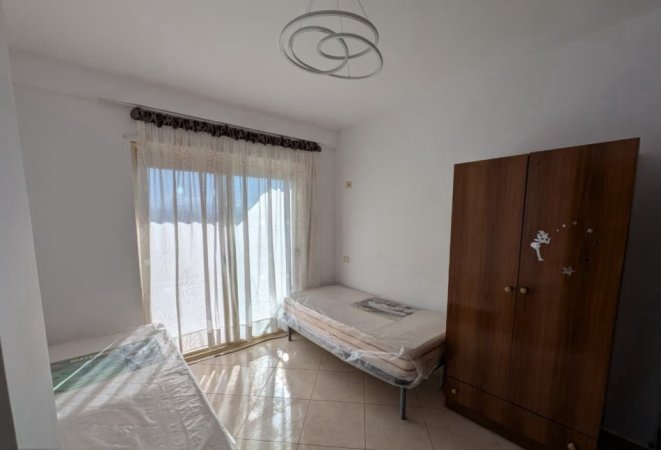 Tirane, jepet me qera apartament 2+1+Ballkon Kati 6, 106 m² 550 € (OXHAKU)