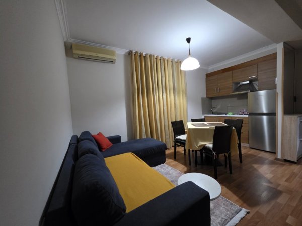 Tirane, jepet me qera apartament 2+1 Kati -1, 80 m² 500 € (Rruga e Kosovareve)