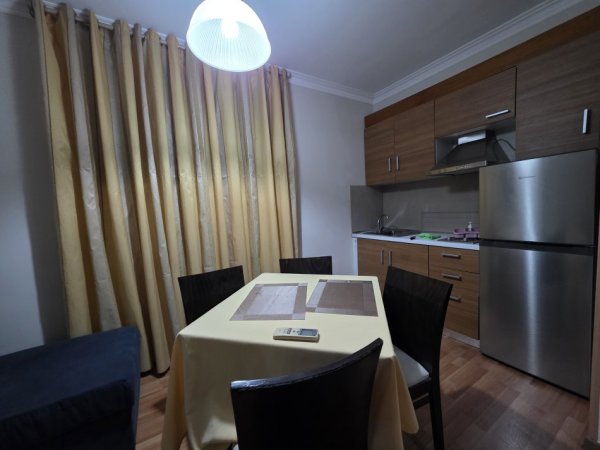 Tirane, jepet me qera apartament 2+1 Kati -1, 80 m² 500 € (Rruga e Kosovareve)