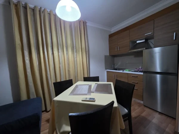 Tirane, jepet me qera apartament 2+1 Kati -1, 80 m² 500 € (Rruga e Kosovareve)