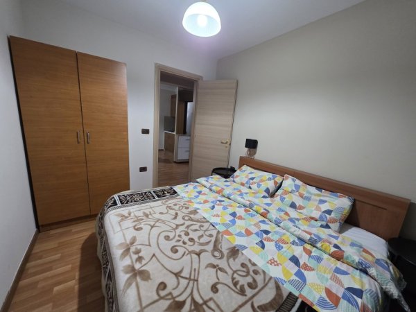 Tirane, jepet me qera apartament 2+1 Kati -1, 80 m² 500 € (Rruga e Kosovareve)