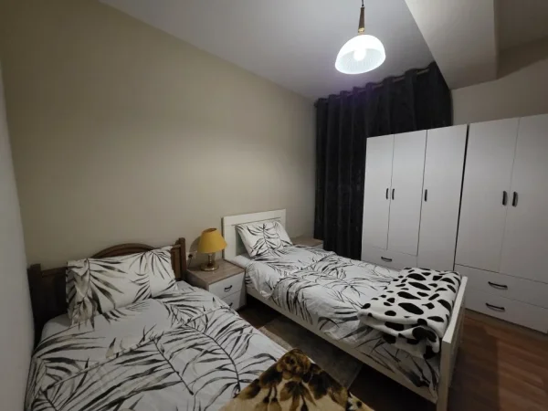Tirane, jepet me qera apartament 2+1 Kati -1, 80 m² 500 € (Rruga e Kosovareve)