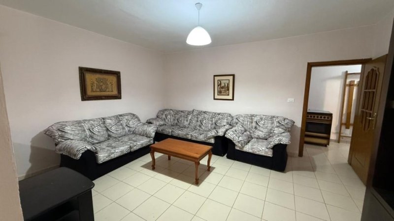 Tirane, jepet me qera apartament 2+1 Kati 1, 90 m² 500 € (Varri Bamit)