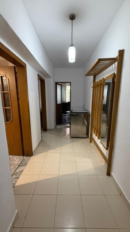 Tirane, jepet me qera apartament 2+1 Kati 1, 90 m² 500 € (Varri Bamit)