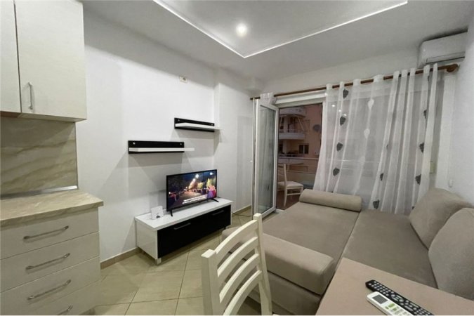 Vlore - Lungomare, jepet me qera apartament 1+1 Kati 5, 60 m² 250 € (Rruga Reshat Osmani – pranë Te NAMA)