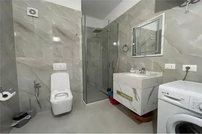 Vlore - Lungomare, jepet me qera apartament 1+1 Kati 5, 60 m² 250 € (Rruga Reshat Osmani – pranë Te NAMA)