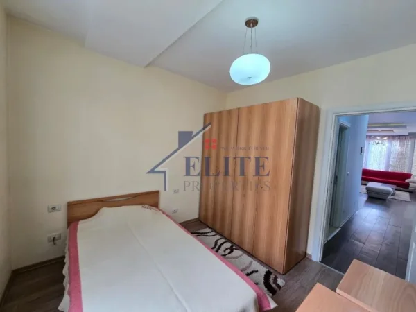 Tirane, jepet me qera apartament 2+1+Ballkon Kati 3, 100 m² 700 € (Kodra e Diellit)