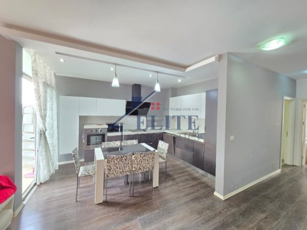 Tirane, jepet me qera apartament 2+1+Ballkon Kati 3, 100 m² 700 € (Kodra e Diellit)