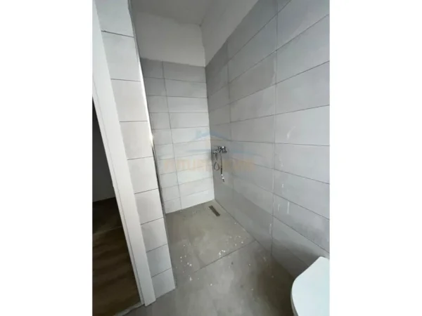 Tirane, shitet apartament 2+1 Kati 1, 106 m² 191.000 € (Kompleksi Henke)
