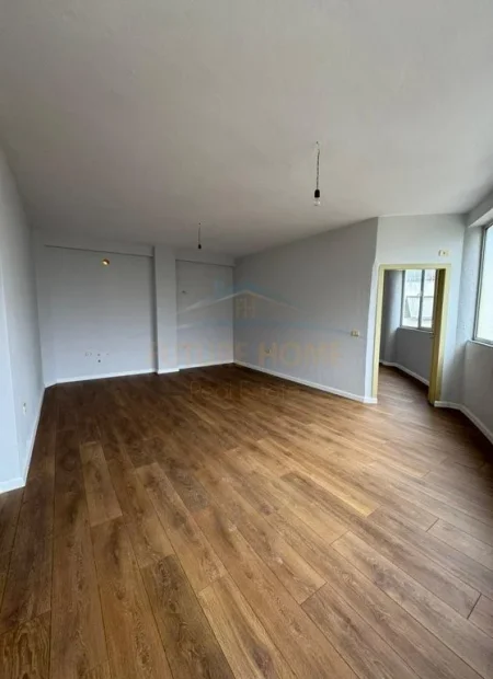 Tirane, shitet apartament 1+1 Kati 2, 64 m² 84.000 € (Fresku)