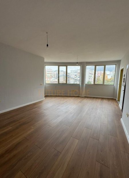 Tirane, shitet apartament 1+1 Kati 2, 64 m² 84.000 € (Fresku)