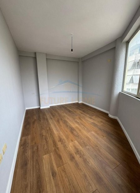 Tirane, shitet apartament 1+1 Kati 2, 64 m² 84.000 € (Fresku)