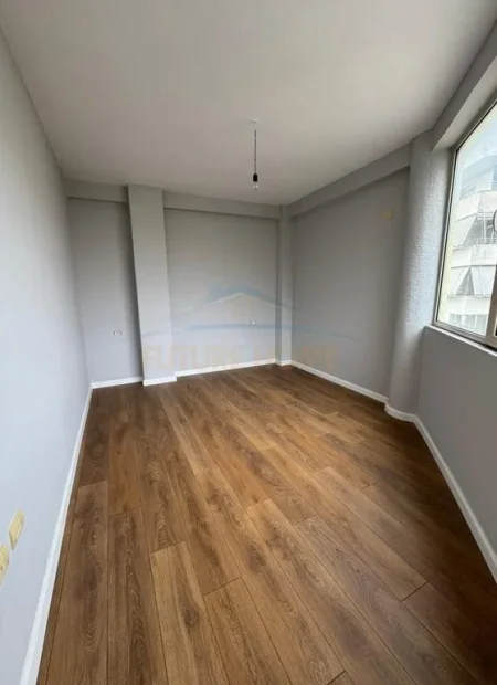Tirane, shitet apartament 1+1 Kati 2, 64 m² 84.000 € (Fresku)