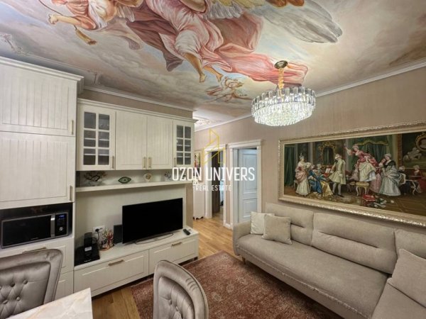 Tirane, jepet me qera apartament 2+1+Ballkon Kati 9, 75 m² 1.000 € (Rruga Myslym Shyri)