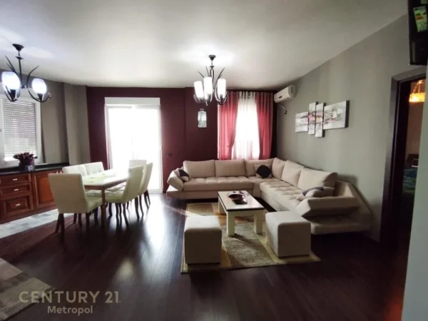 Tirane, jepet me qera apartament 2+1 Kati 6, 100 m² 950 € (Sheshi wilson)