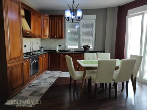 Tirane, jepet me qera apartament 2+1 Kati 6, 100 m² 950 € (Sheshi wilson)