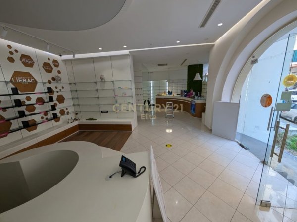 Tirane, shitet Kati 0, 110 m² 460.000 € (Komuna e Parisit)