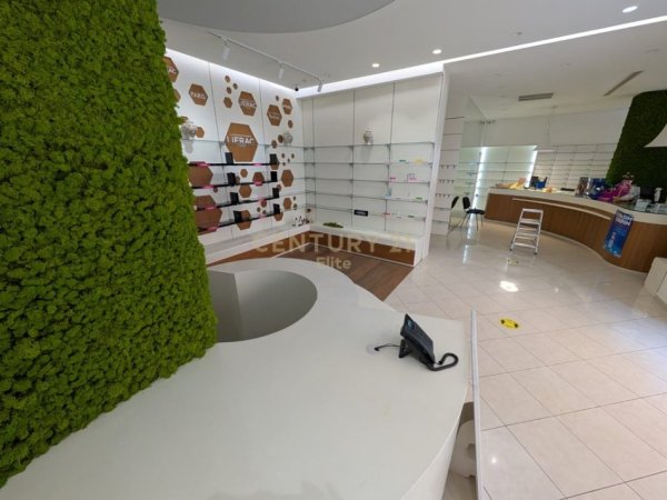 Tirane, shitet Kati 0, 110 m² 460.000 € (Komuna e Parisit)