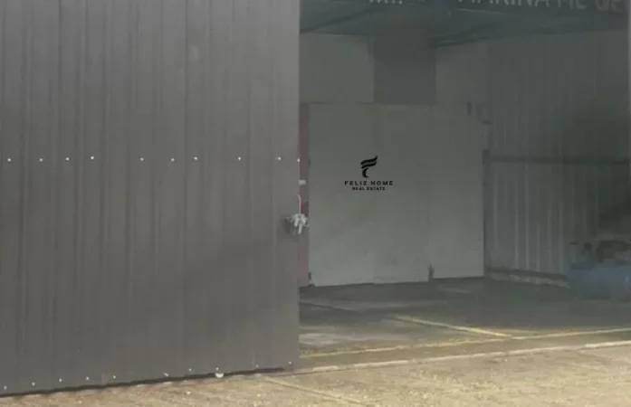 Tirane, jepet me qera magazine Kati 0, 60 m² 800 € (5 MAJI)