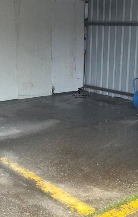 Tirane, jepet me qera magazine Kati 0, 60 m² 800 € (5 MAJI)