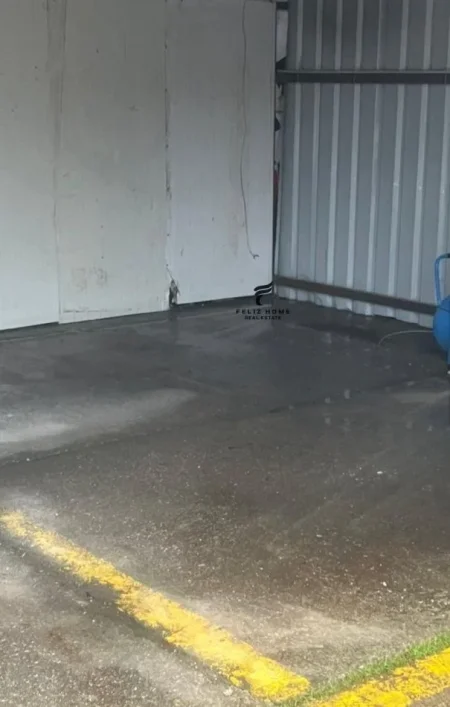 Tirane, jepet me qera magazine Kati 0, 60 m² 800 € (5 MAJI)