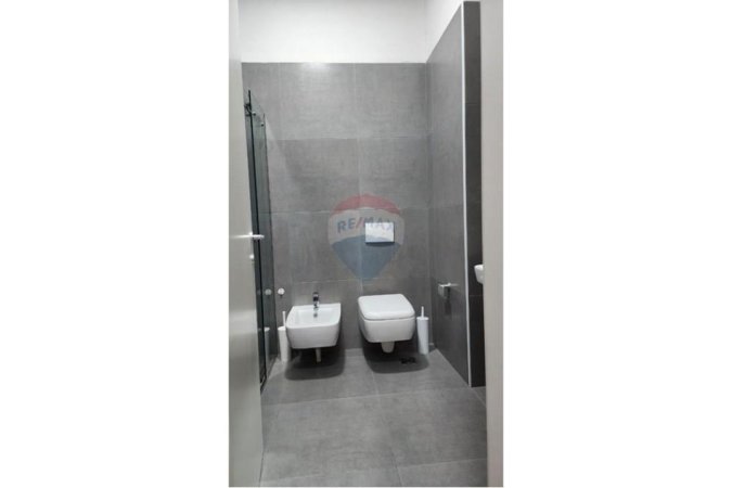 Tirane, jepet me qera apartament 1+1+Ballkon , 80 m² 850 € (Rruga e Kavajes,Kompleksi Delijorgji)