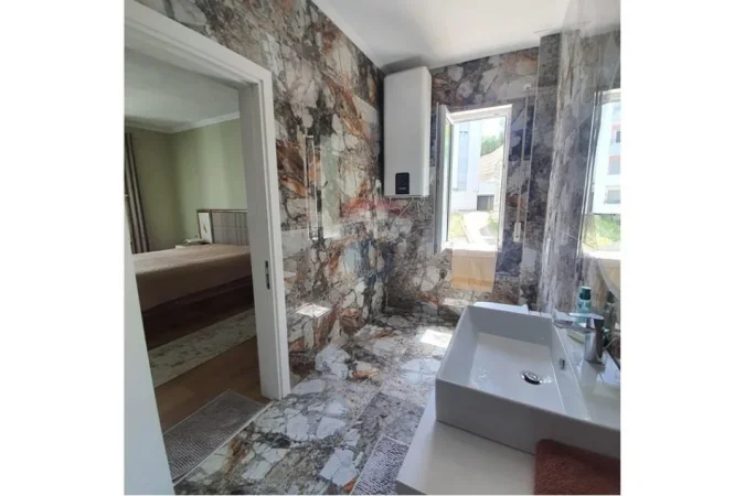 Tirane, shitet apartament 2+1+Ballkon Kati 2, 123 m² 247.000 € (Kopshti Botanik)