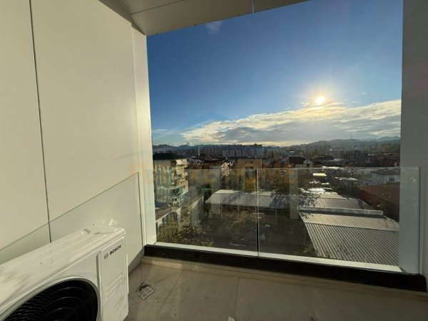 Tirane, jepet me qera apartament 1+1 Kati 4, 67 m² 450 € (Ish Dogana)