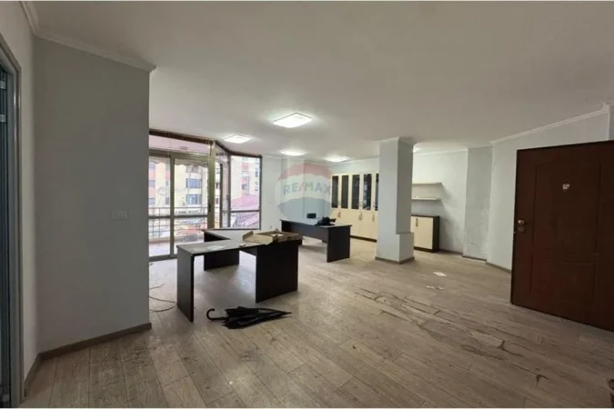 Tirane, shitet apartament 2+1 Kati 3, 103 m² 258.000 € (Rruga Muhamet Gjollesha, Tiranë(ID: 530181003-438)