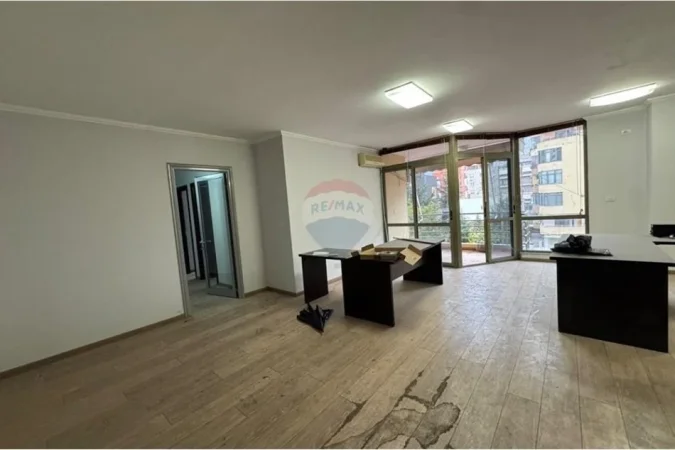 Tirane, shitet apartament 2+1 Kati 3, 103 m² 258.000 € (Rruga Muhamet Gjollesha, Tiranë(ID: 530181003-438)