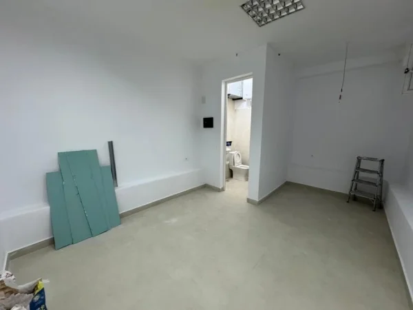 Tirane, shitet ambjent biznesi Kati 0, 72 m² 260.000 € 