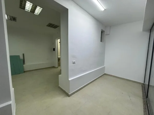 Tirane, shitet ambjent biznesi Kati 0, 72 m² 260.000 € 