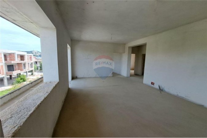 Vlore, shitet Vile 3 Katshe Kati 3, 278 m² 195.000 € (Rruga Dervish Hekali, Vlorë)