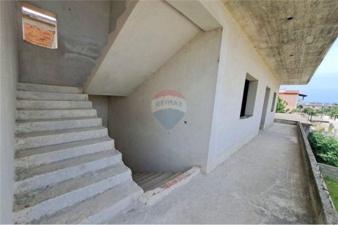 Vlore, shitet Vile 3 Katshe Kati 3, 278 m² 195.000 € (Rruga Dervish Hekali, Vlorë)