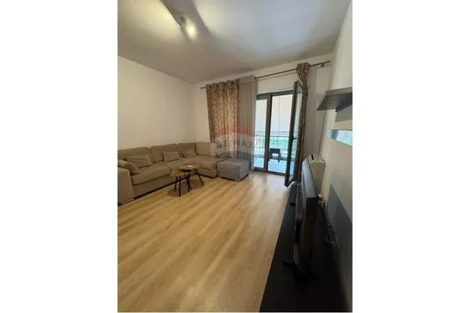Tirane, jepet me qera apartament 1+1+Ballkon , 78 m² 750 € (KOMPLEKSI DELIJORGJI)
