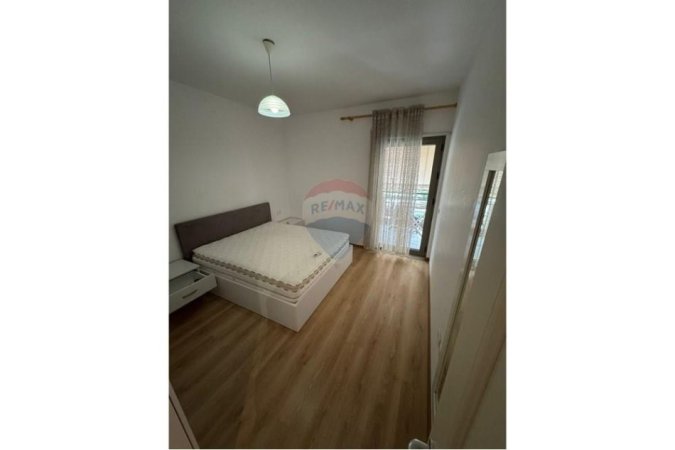 Tirane, jepet me qera apartament 1+1+Ballkon , 78 m² 750 € (KOMPLEKSI DELIJORGJI)