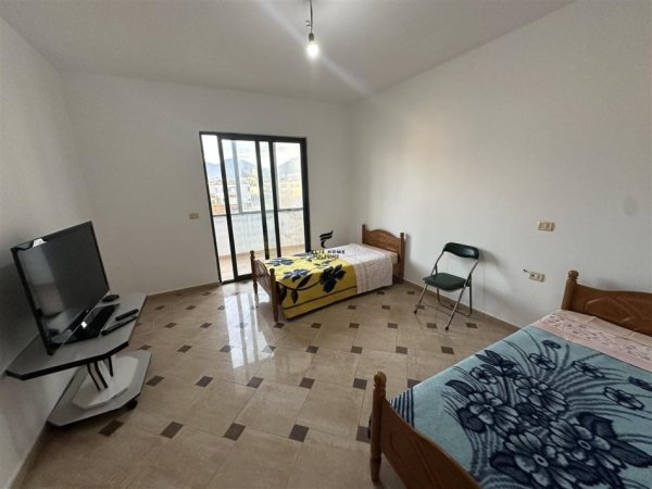 Tirane, jepet me qera apartament 2+1 Kati 2, 140 m² 600 € (SELITE)